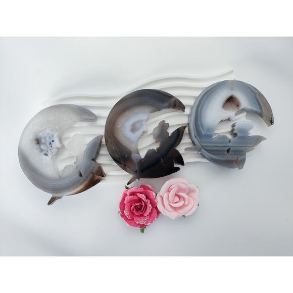 Druzy Agate Fairy on the Moon Crystal Carving - Picture 3 of 12